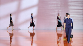 Milano Fashion Week SS26: l’anticonformismo di Prada, tra eleganza e funzionalità