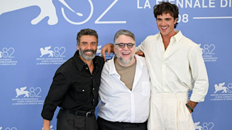 Venezia 82: il cinema ricorda Giorgio Armani. Domani il Leone d'Oro