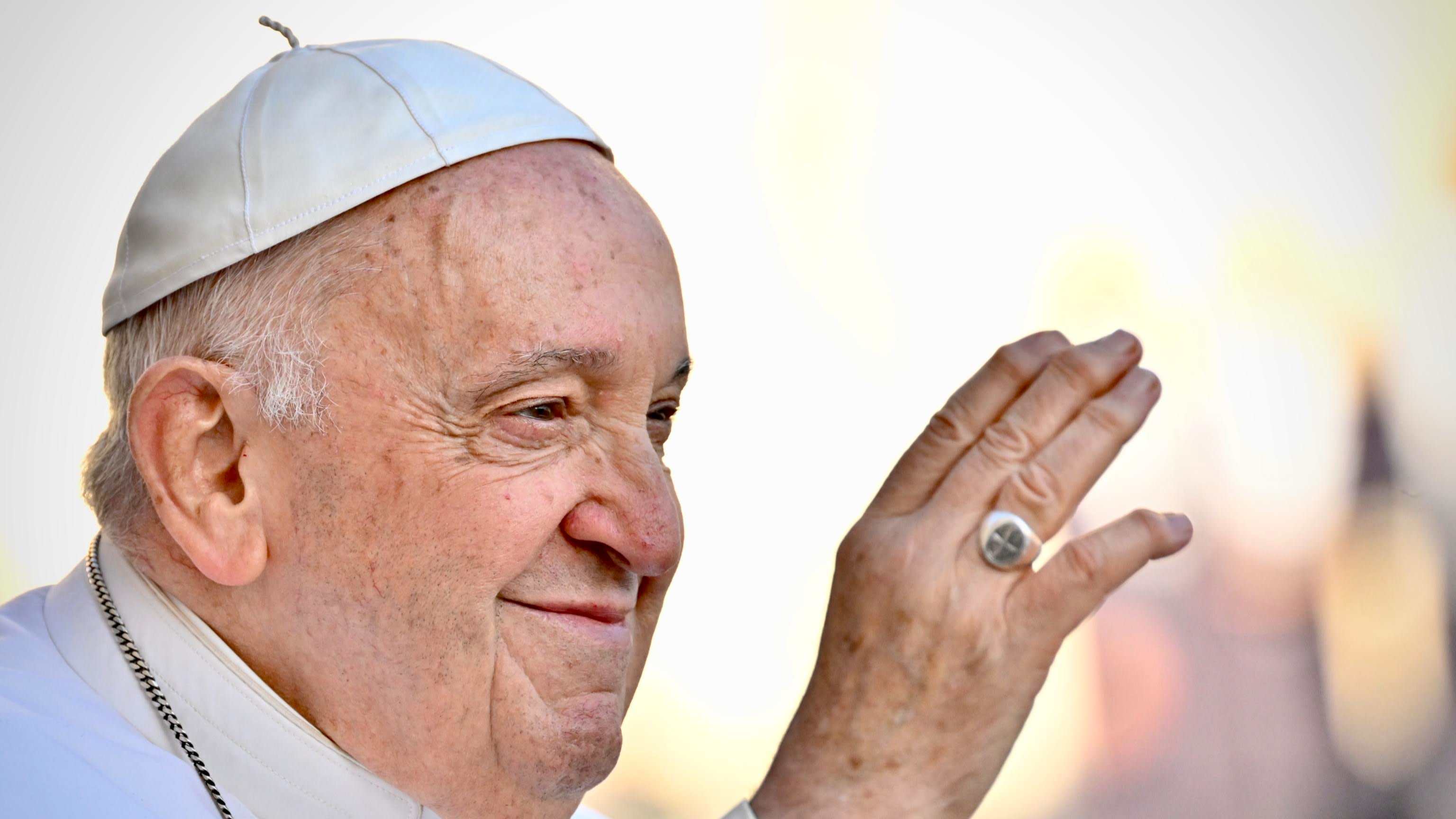 Morte di Papa Francesco, la programmazione di Mediaset