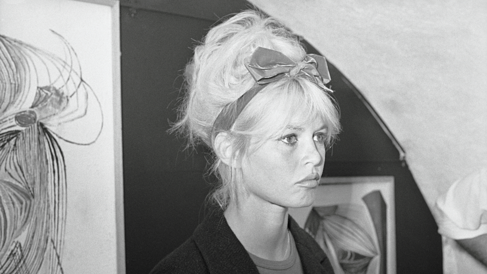 L-attrice francese Brigitte Bardot fotografata a Saint Tropez negli Anni 50 L-attrice francese Brigitte Bardot fotografata a Saint Tropez negli Anni 50