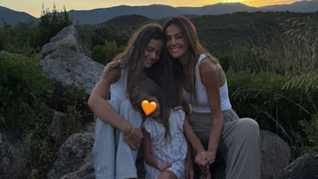 Giorgia Palmas, primo giorno di scuola per le figlie Sofia e Mia