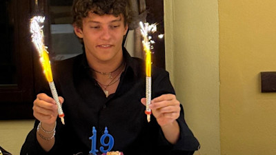 Andrea Kimi Antonelli festeggia 19 anni