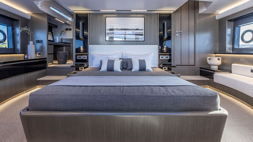 Pearl 82 - Interior 12 Pearl 82 - Interior 12