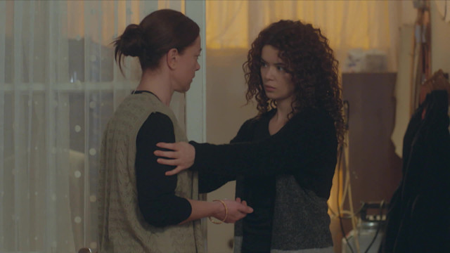Sirin e Hatice in una scena di La forza di una donna