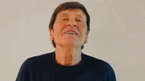 Gianni Morandi si prende una pausa dai social
