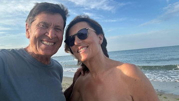 Gianni Morandi, la foto con Anna Dan: “L’amore resiste”