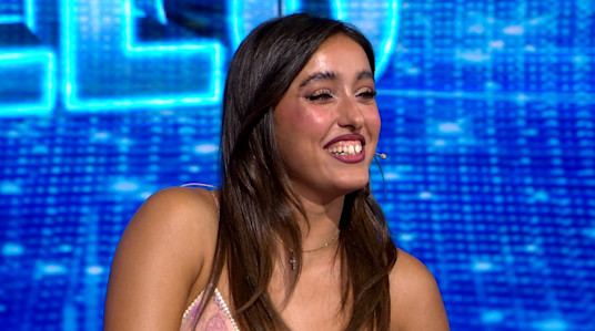Giulia Stabile: "Il mio corpo cambia. Le critiche? Mi feriscono"