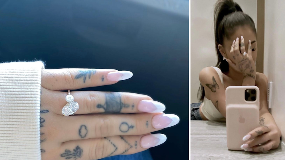 Nel 2020 la cantante Ariana Grande mostra l-anello di fidanzamento Toi et Moi regalatole da Dalton Gomez Nel 2020 la cantante Ariana Grande mostra l-anello di fidanzamento Toi et Moi regalatole da Dalton Gomez