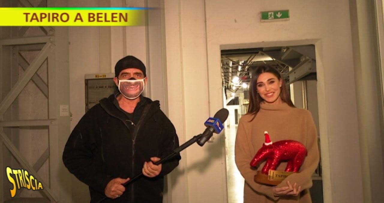 Belen Rodriguez riceve il 29esimo Tapiro: è record