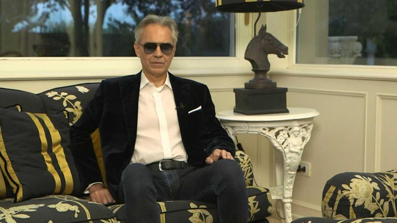 Andrea Bocelli, l'incontro con Cassius Clay: "Mi sono commosso" Andrea Bocelli, l'incontro con Cassius Clay: "Mi sono commosso"