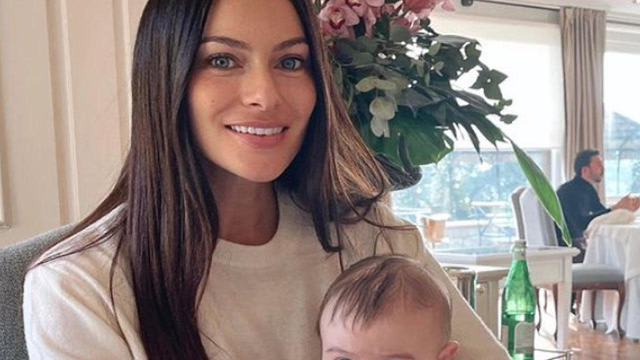 Paola Turani festeggia i quattro mesi del figlio Enea Francesco Paola Turani festeggia i quattro mesi del figlio Enea Francesco