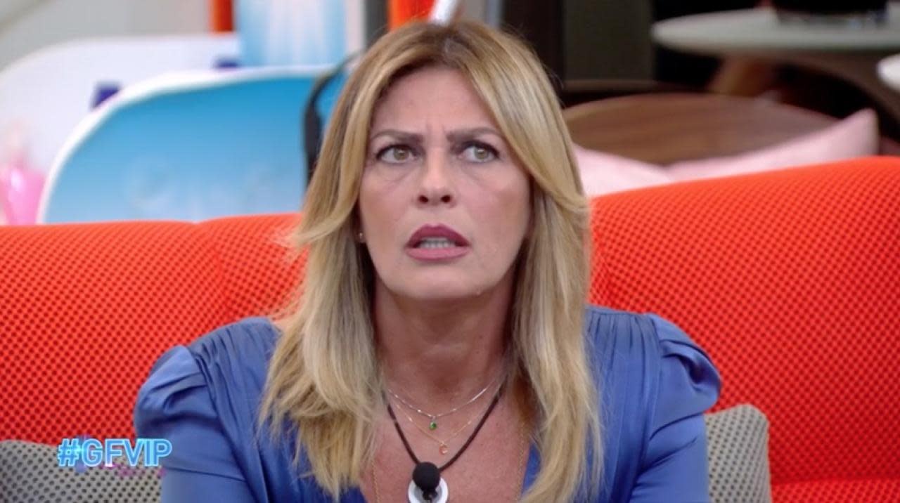 Alfonso Signorini rimprovera Cristina Quaranta “Devi chiedere scusa