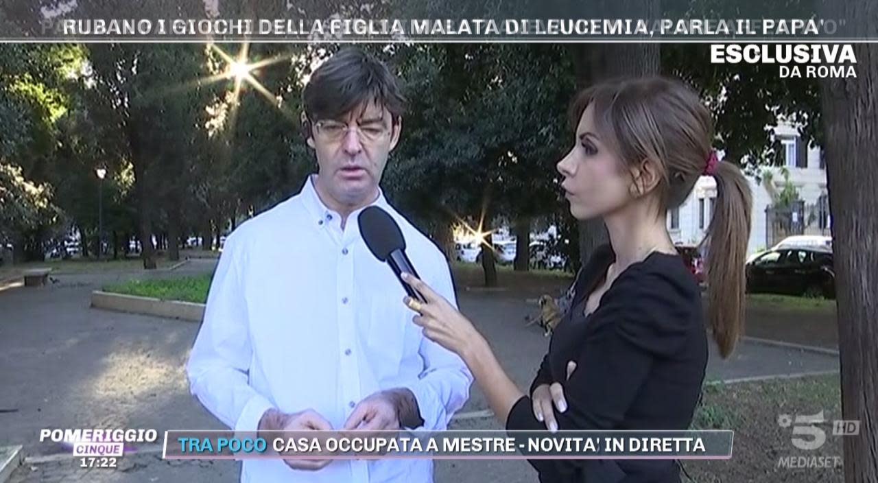 Rubano i giocattoli della figlia affetta da leucemia, il papà 