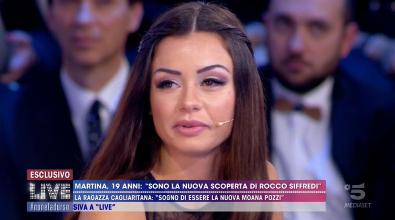Martina Smeraldi, la pornostar 19enne scoperta da Rocco Siffredi