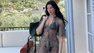 Beachwear, in spiaggia come le star