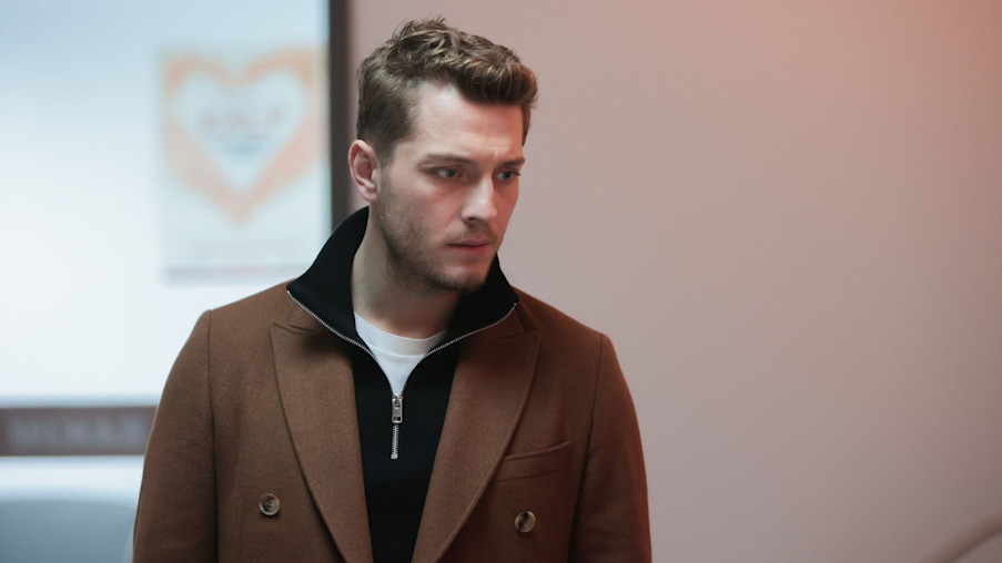 Burak Tozkoparan (Cihan) ne La notte nel cuore